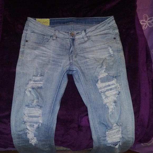 Distressed jeans - Picture 5 of 6